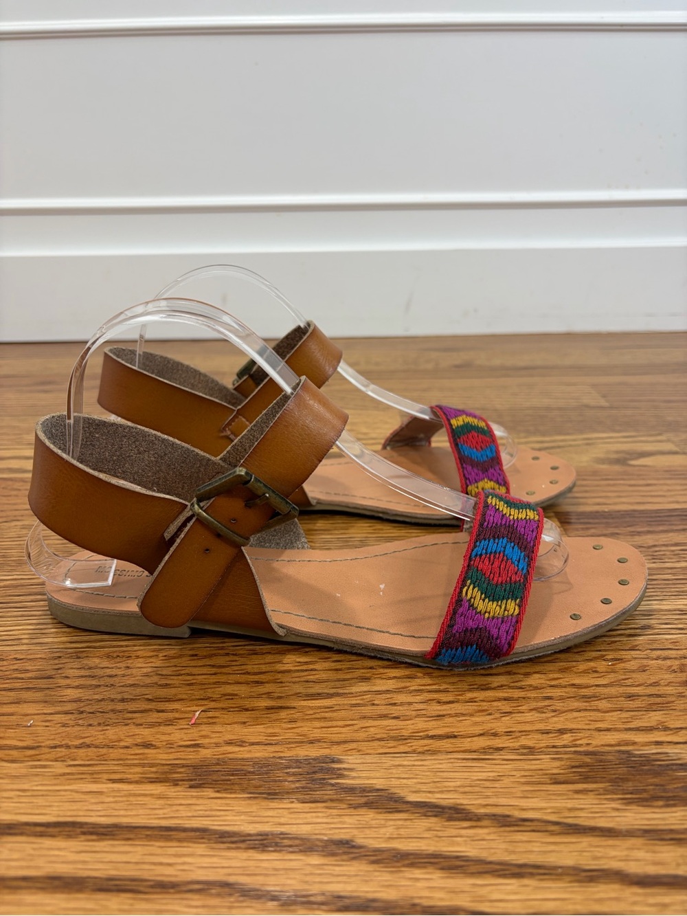 Brown Leather Sandals with Colorful Embroidered Strap (9)